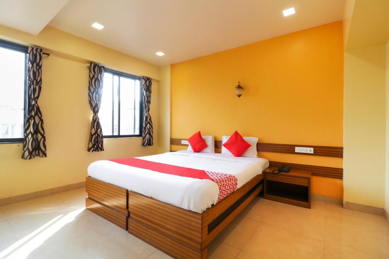 Oyo 10679 Hotel Nanashree Executive Vagholi 외부 사진