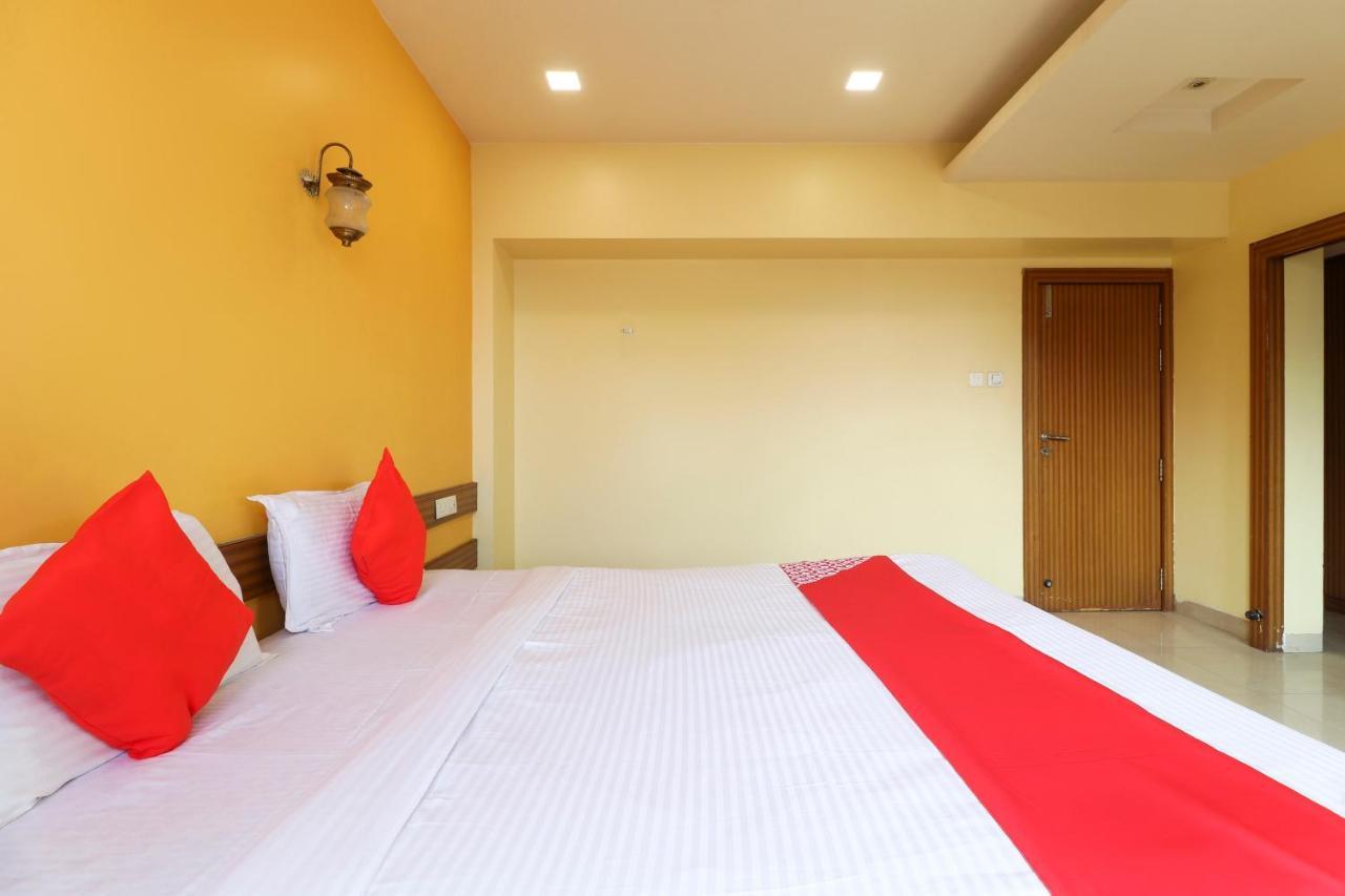 Oyo 10679 Hotel Nanashree Executive Vagholi 외부 사진